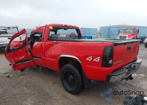 2005 Chevrolet Silverado 1500 Lt z USA, uszkodzony, nr VIN 1GCEK19B95Z228043